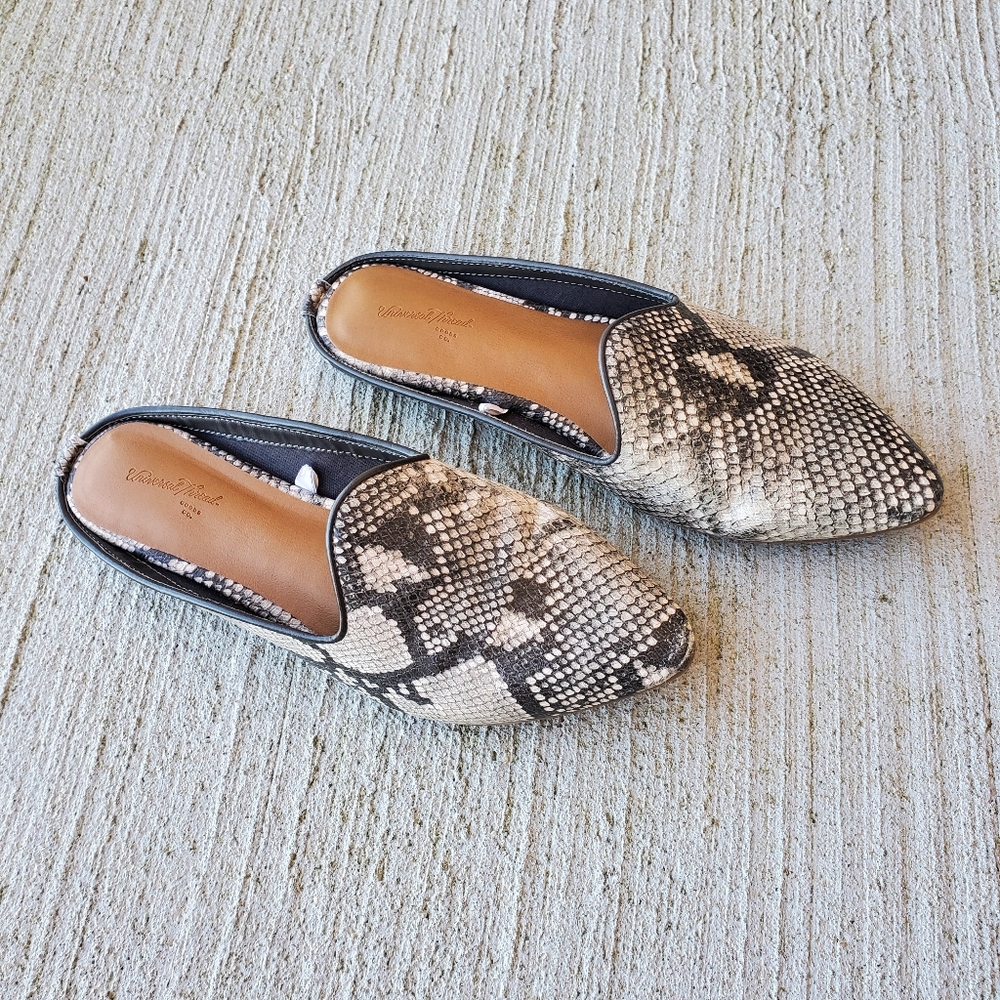 Universal Thread snakeskin flats slide on 8.5